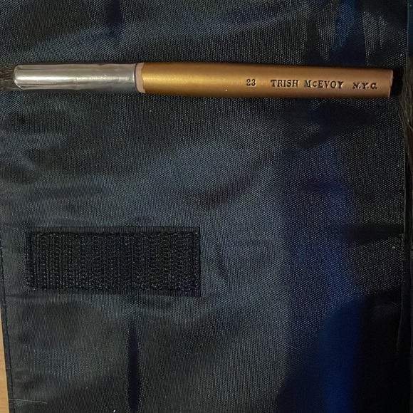 Trish McEvoy 20 Gold Brushes and Case bundle - Picture 7 of 8